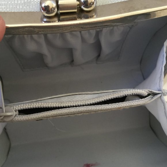 ALDO Small Silver Handbag Chain or Handle Prom Gala Formal 5" across x 4" - Picture 10 of 13